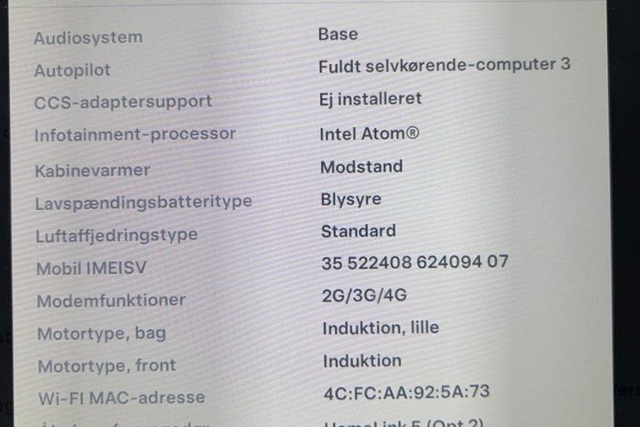 Sort Tesla Model S fra 2018