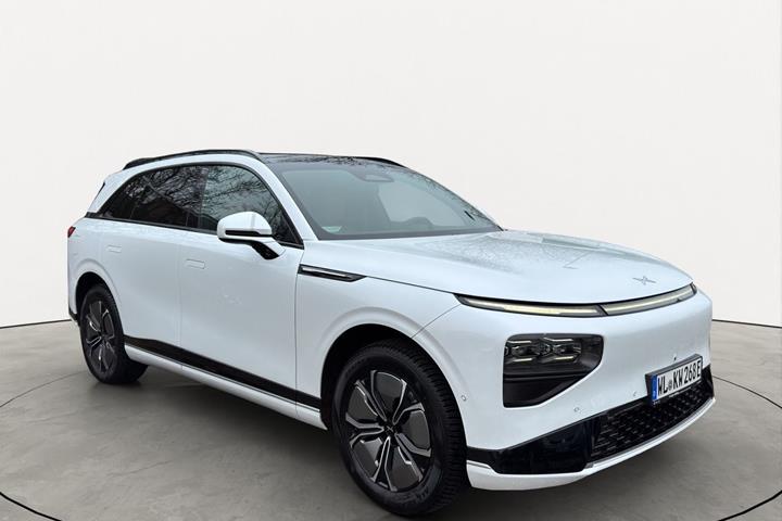 Hvid Xpeng G9 fra 2024