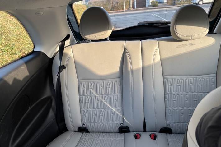 Grøn Fiat 500e fra 2022