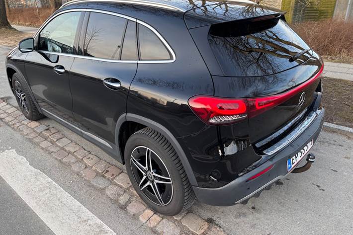 Sort Mercedes EQA250 fra 2022