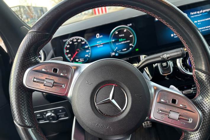 Sort Mercedes EQA250 fra 2022