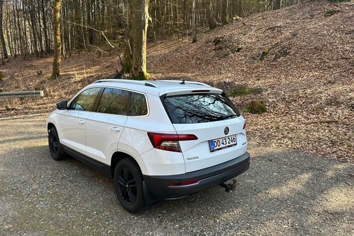 Hvid Skoda Karoq fra 2019