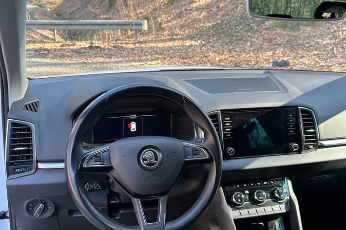 Hvid Skoda Karoq fra 2019