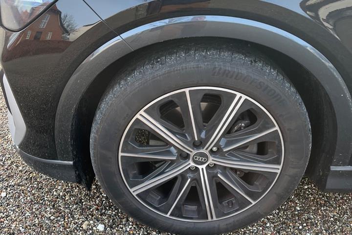 Sort Audi Q4 e-tron fra 2022