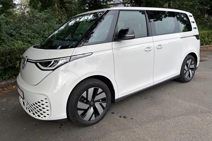 Hvid VW ID.Buzz fra 2023