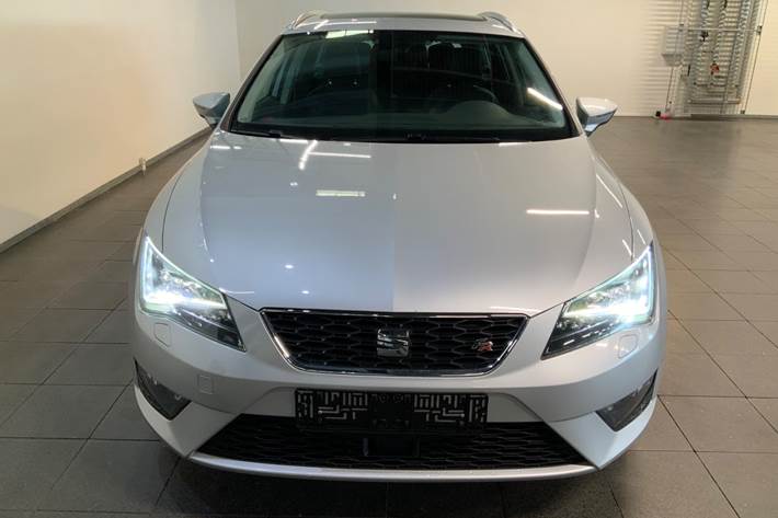 Sølv Seat Leon fra 2016