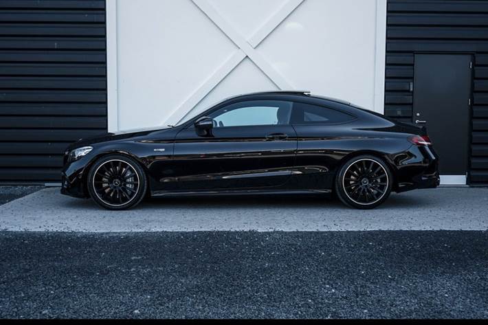 Sort Mercedes C43 fra 2019