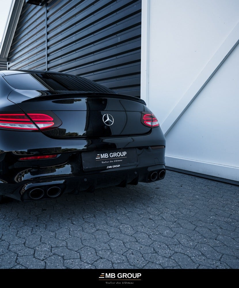 Sort Mercedes C43 fra 2019
