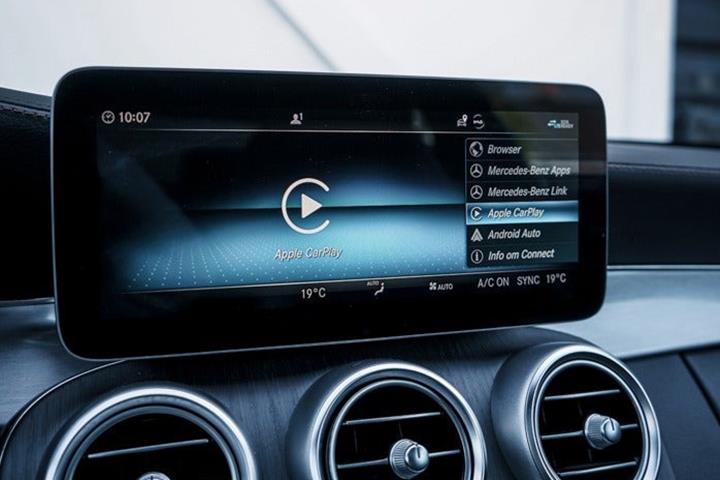 Sort Mercedes C43 fra 2019