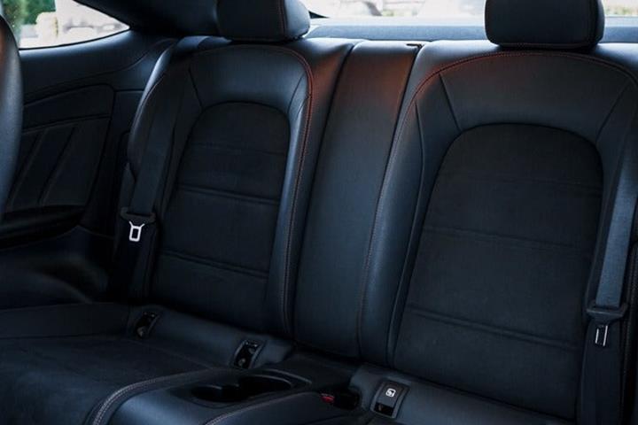 Sort Mercedes C43 fra 2019