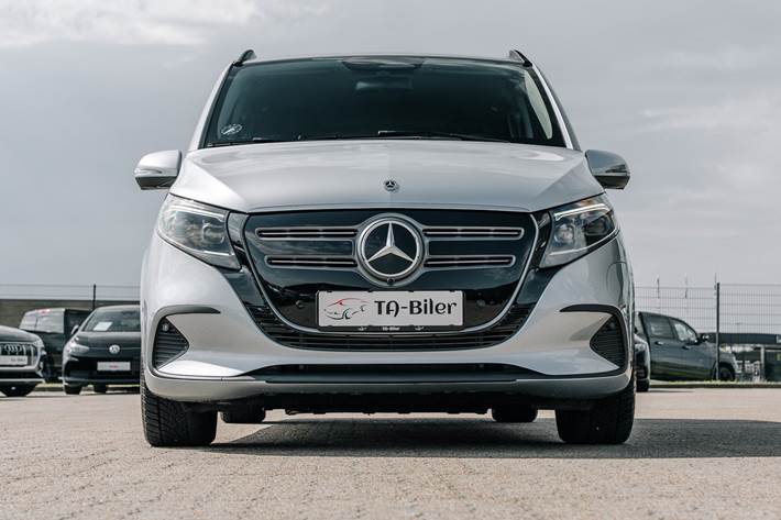Sølv Mercedes EQV300 fra 2024