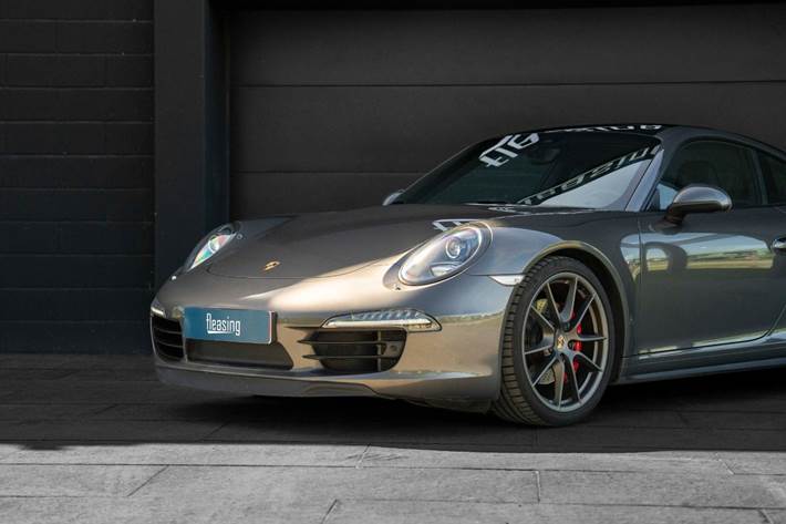 Grå Porsche 911 Carrera 4S fra 2014