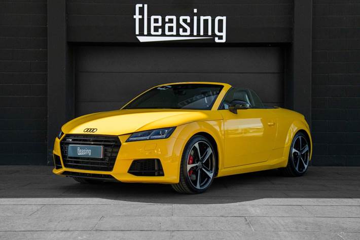 Gul Audi TTS fra 2016