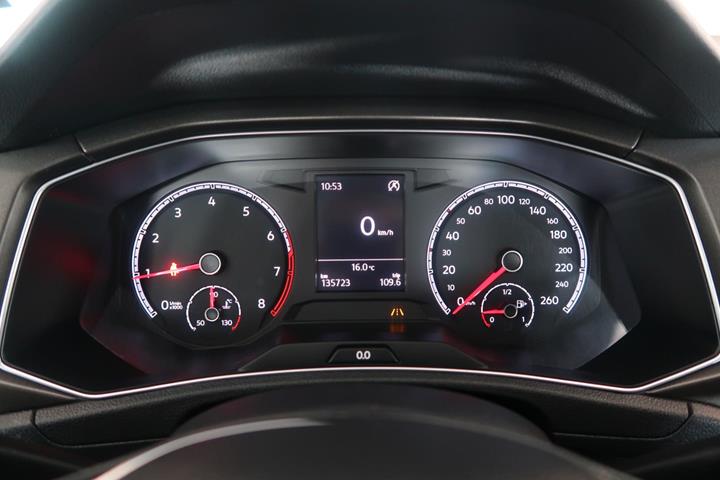 Grå VW T-Roc fra 2018