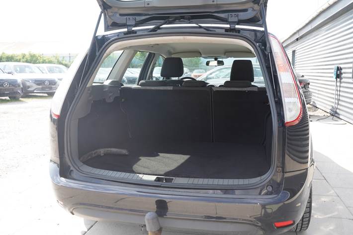Sort Ford Focus fra 2010