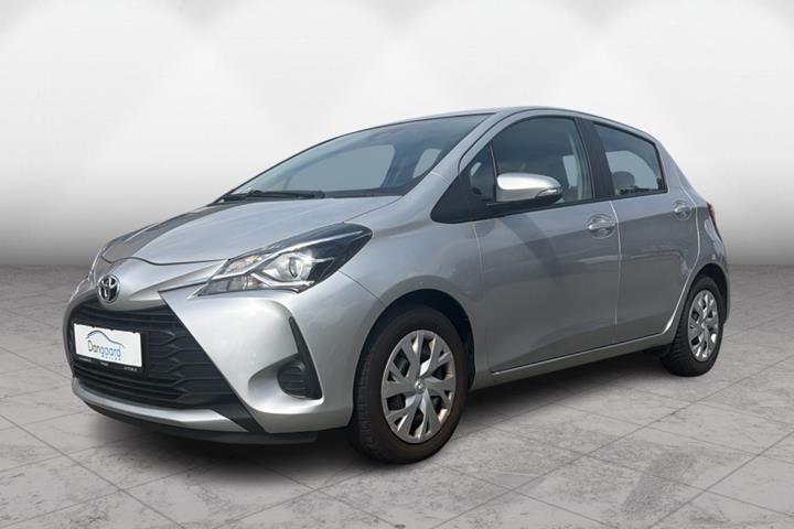 Sølv Toyota Yaris fra 2019 set udefra