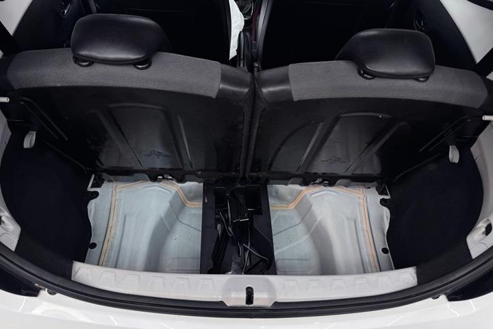 Hvid Toyota Aygo fra 2017