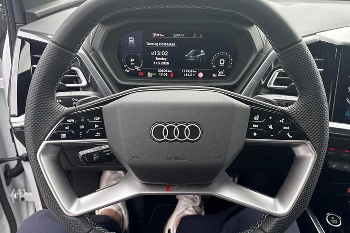 Hvid Audi Q4 e-tron fra 2024