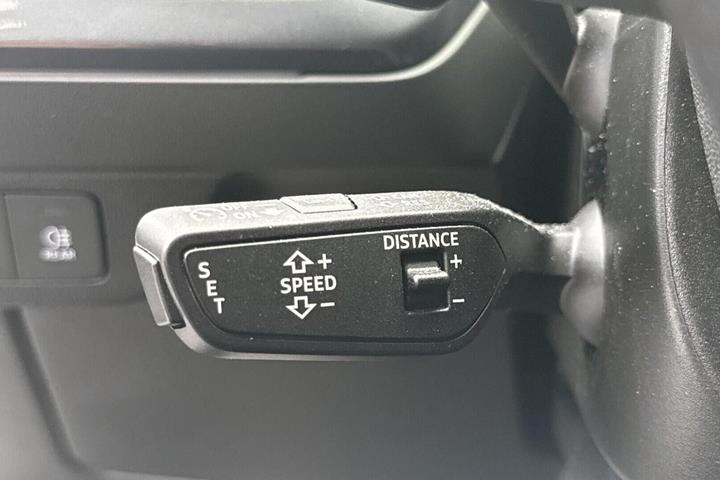 Hvid Audi Q4 e-tron fra 2024