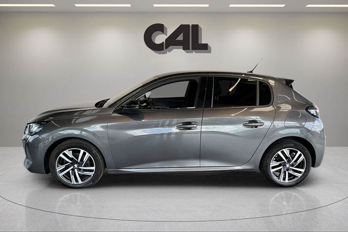 Grå Peugeot 208 fra 2023