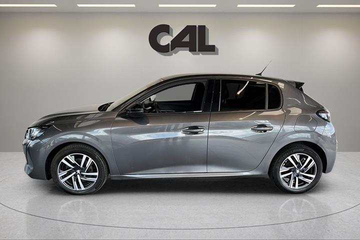 Grå Peugeot 208 fra 2023