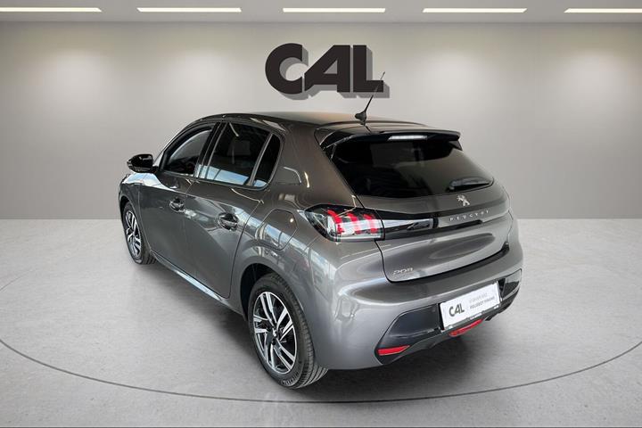 Grå Peugeot 208 fra 2023