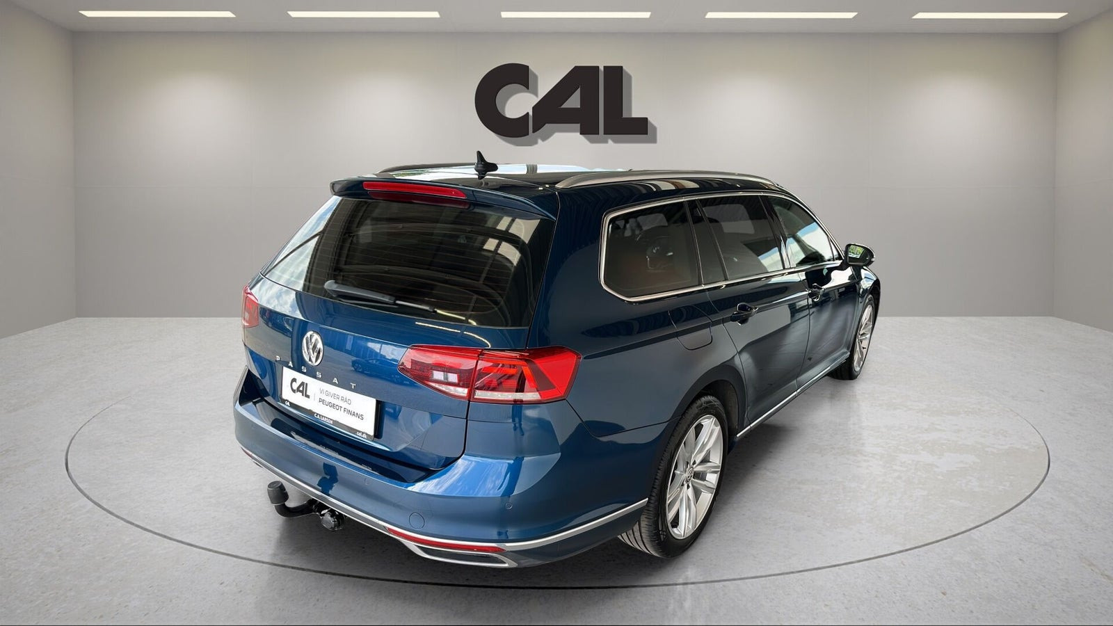 Blå VW Passat fra 2019