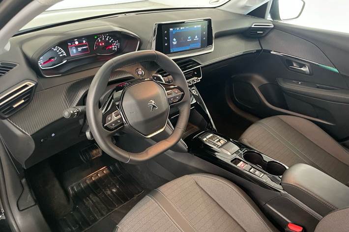 Sort Peugeot 208 fra 2023