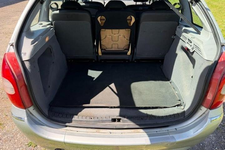 undefined Citroën Xsara Picasso fra 2006 set indefra