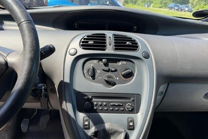 undefined Citroën Xsara Picasso fra 2006 set indefra