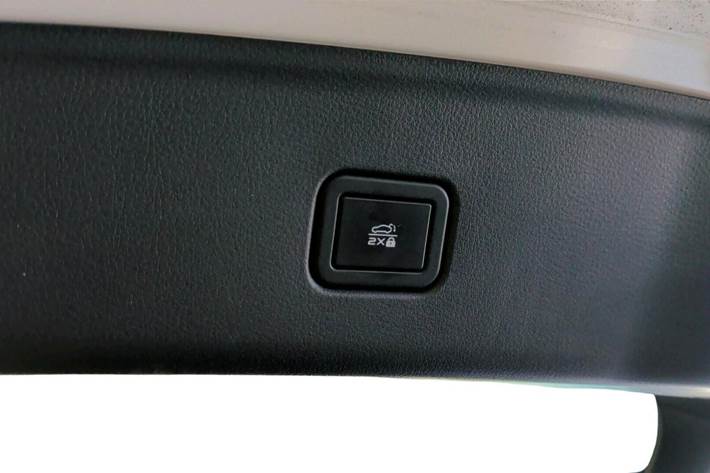Hvid Mazda 6e fra 2025