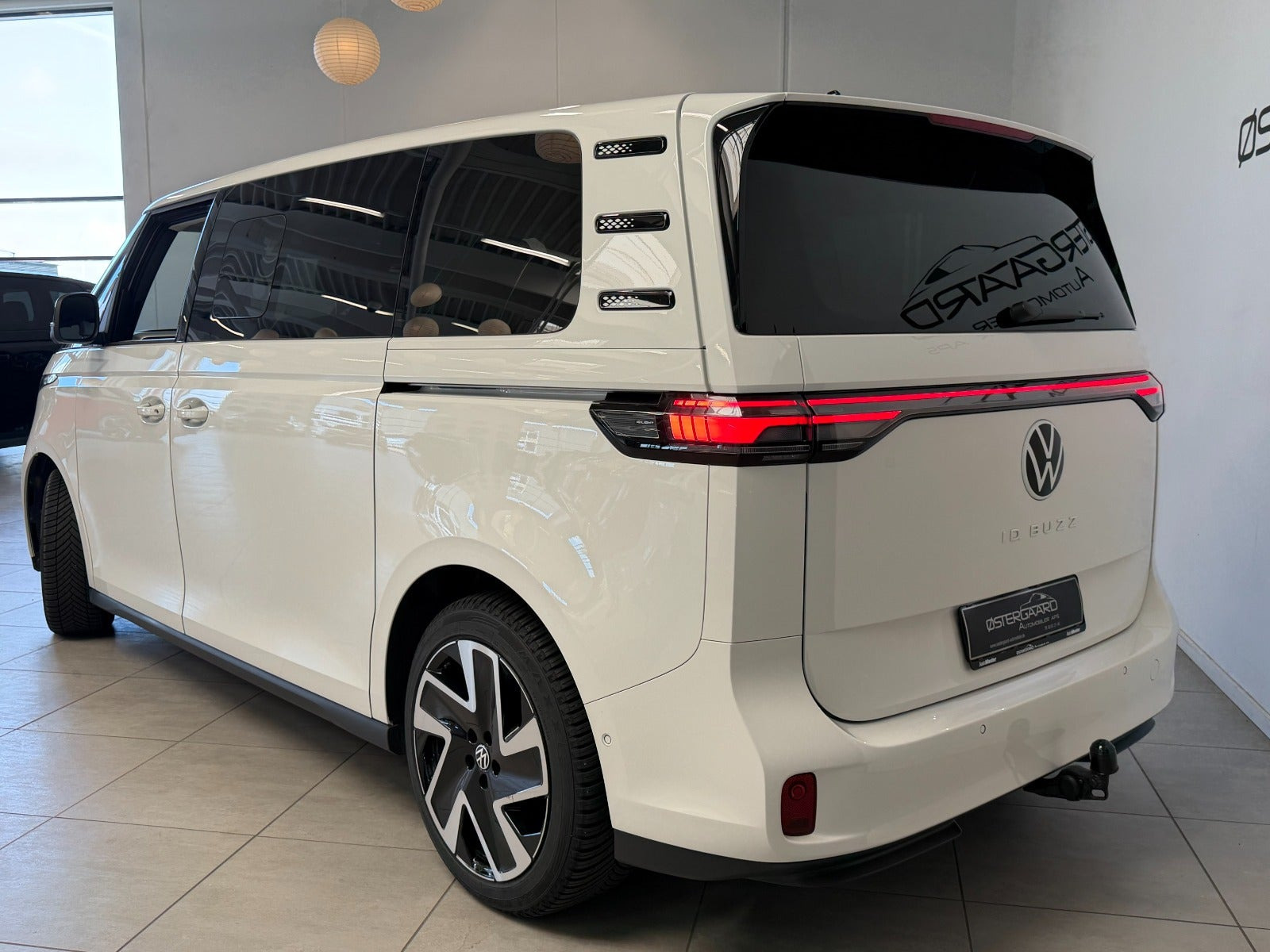 Hvid VW ID.Buzz fra 2025