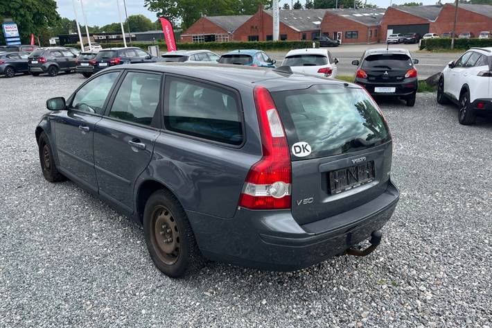 Grå Volvo V50 fra 2006