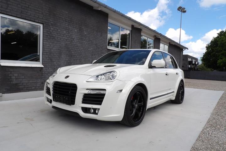 Hvid Porsche Cayenne Turbo fra 2008