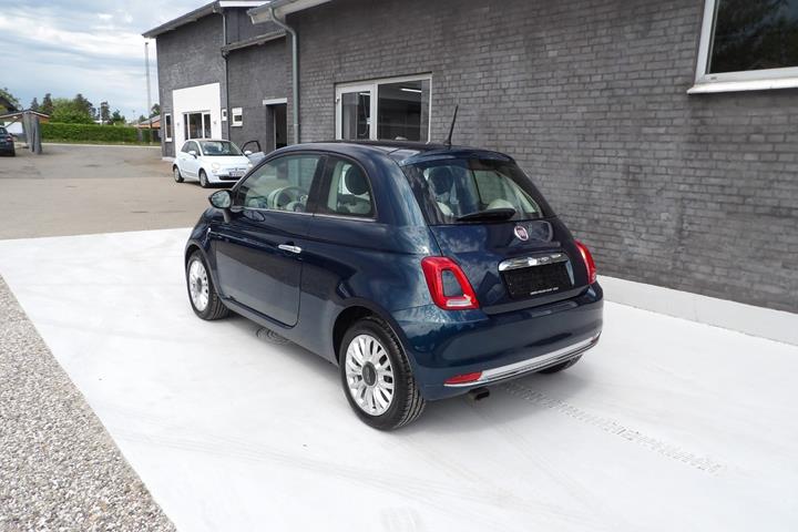 Blå Fiat 500 fra 2016