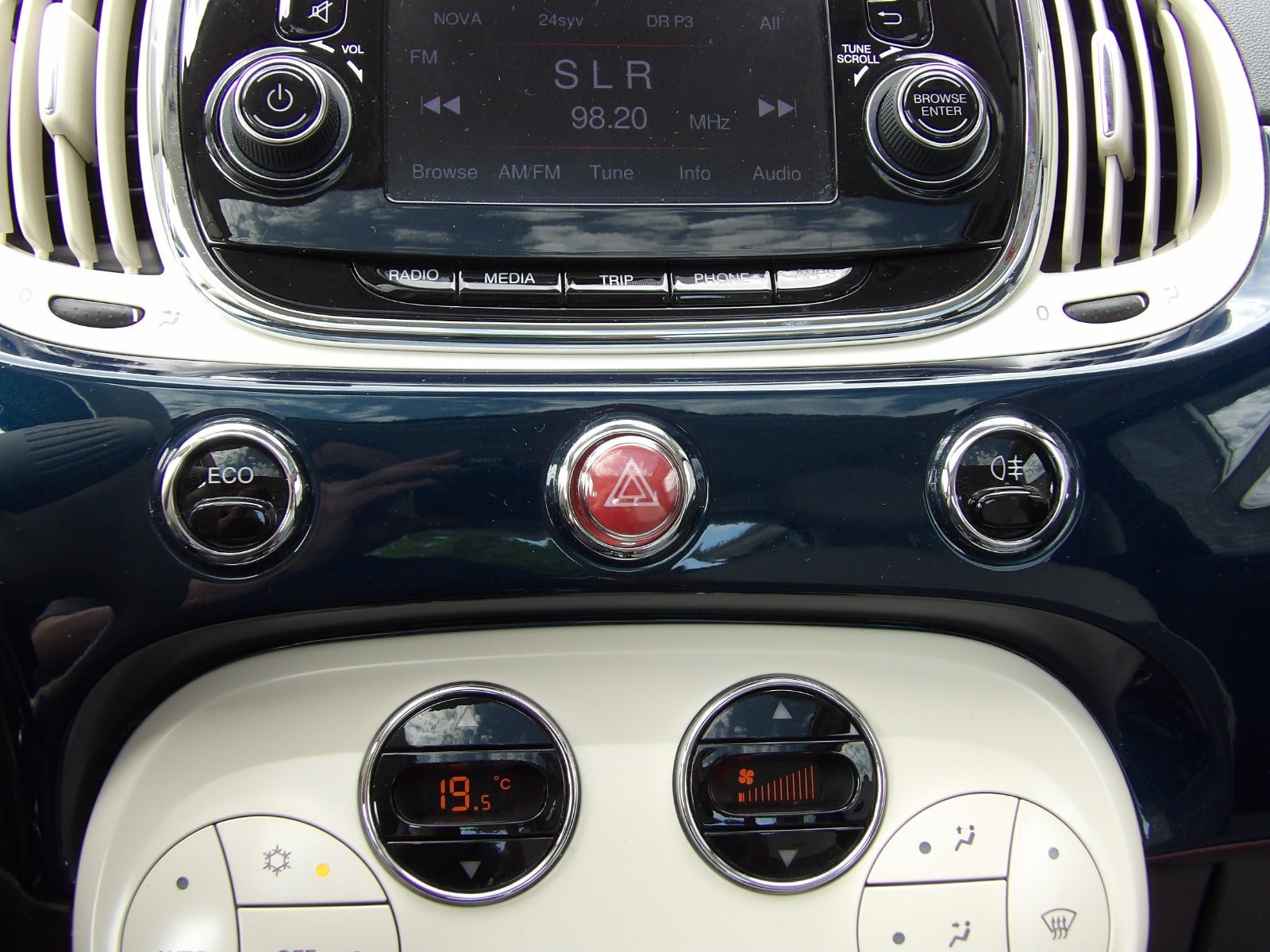 Blå Fiat 500 fra 2016