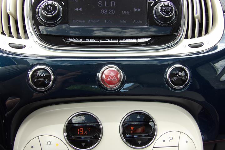 Blå Fiat 500 fra 2016