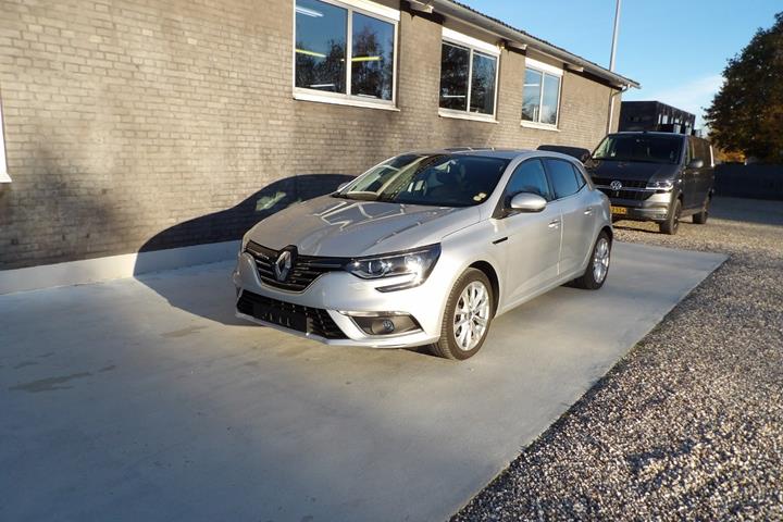 Sølv Renault Megane IV fra 2016