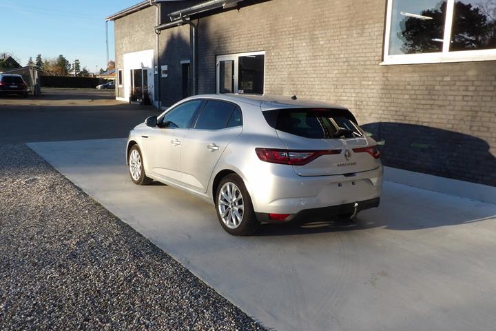 Sølv Renault Megane IV fra 2016