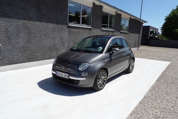 Grå Fiat 500 fra 2015