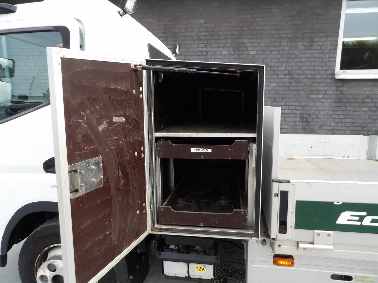 Hvid Mitsubishi Fuso Canter fra 2017