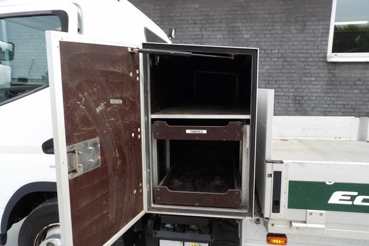 Hvid Mitsubishi Fuso Canter fra 2017