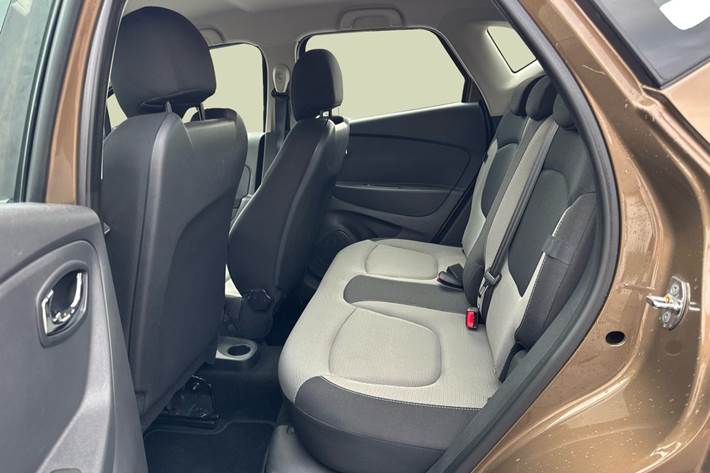 Brun Renault Captur fra 2017