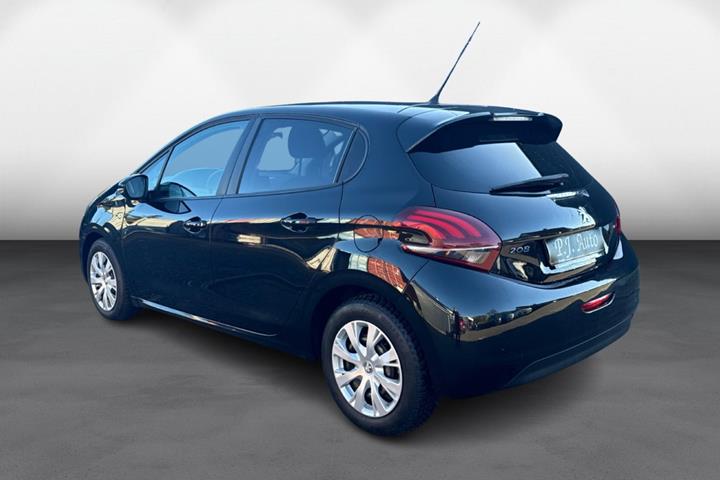 Sort Peugeot 208 fra 2016