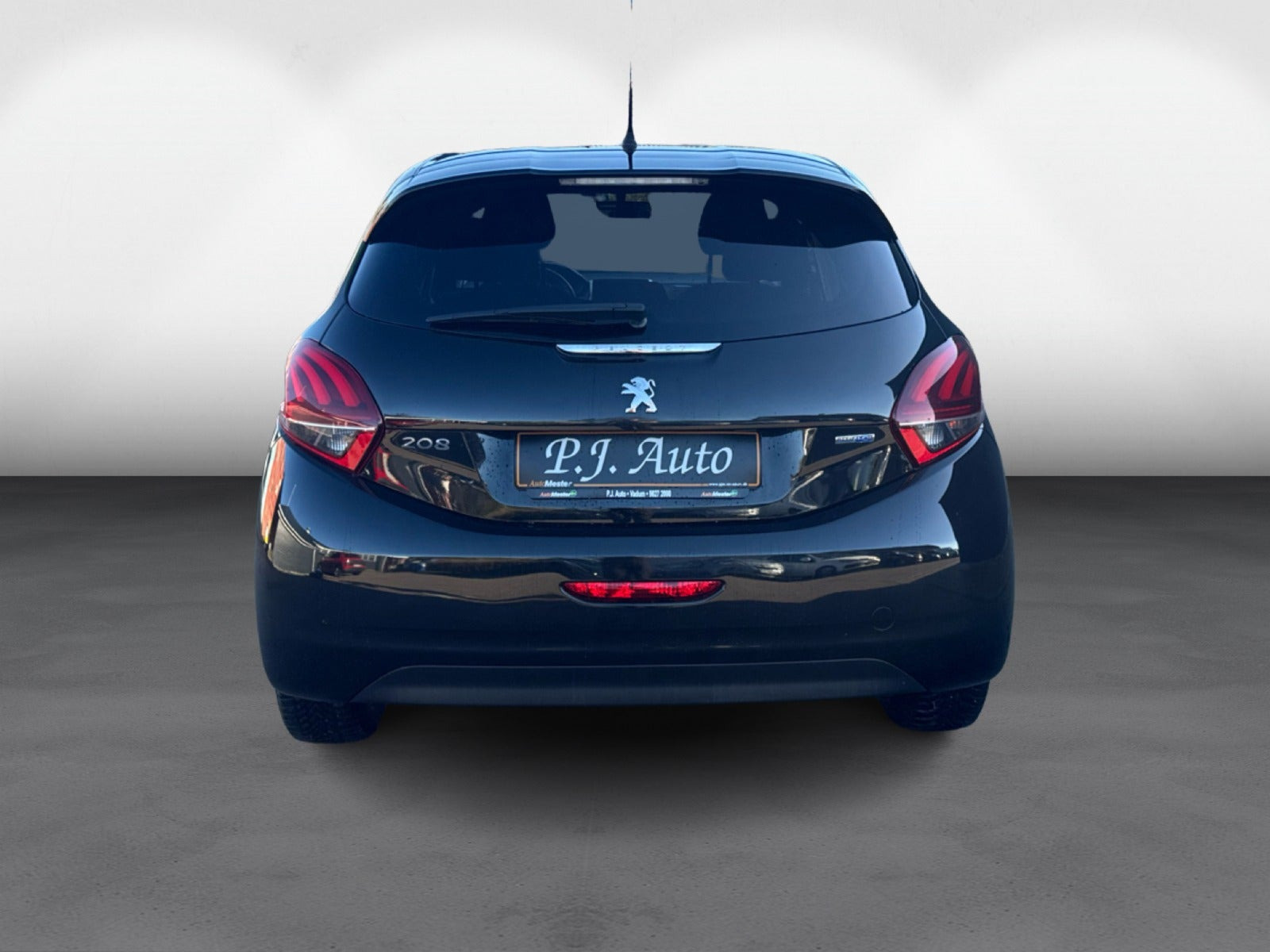 Sort Peugeot 208 fra 2016