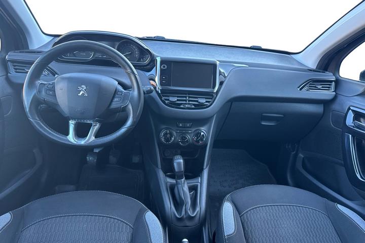 Sort Peugeot 208 fra 2016
