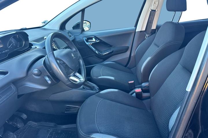 Sort Peugeot 208 fra 2016