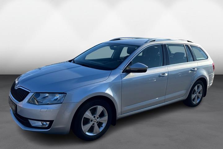 Sølv Skoda Octavia fra 2017 set udefra