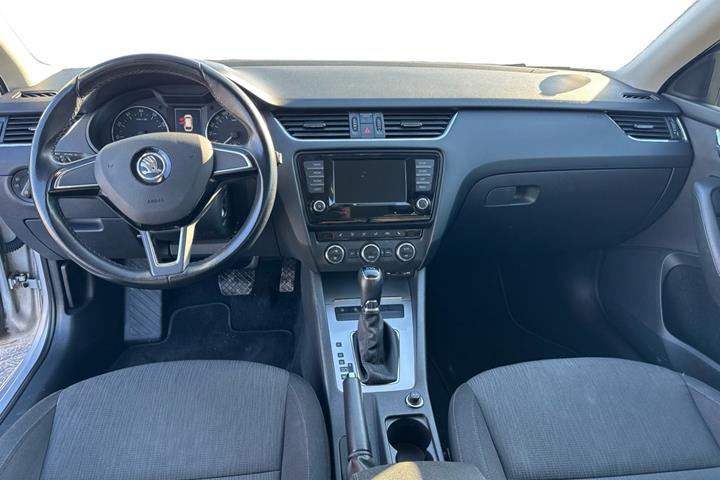 Sølv Skoda Octavia fra 2017