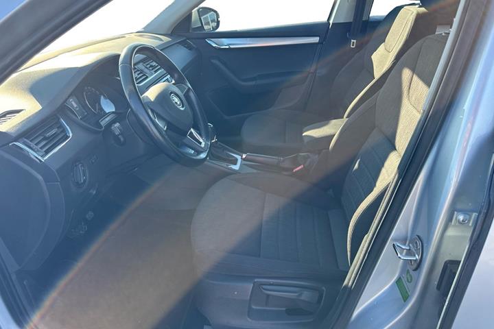Sølv Skoda Octavia fra 2017